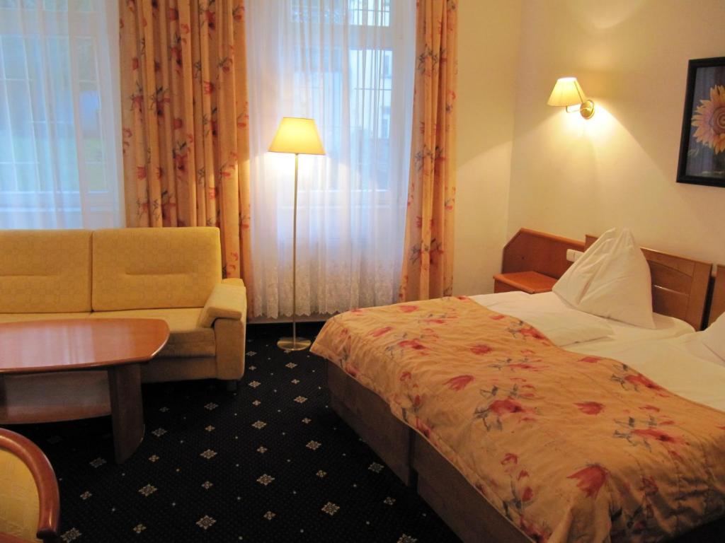 Amadeus Hotell 3*